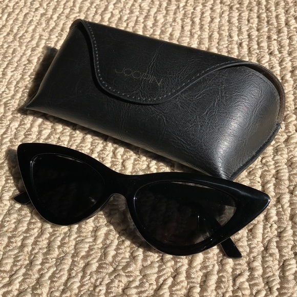 Retro Cat Eye Sunglasses - Picture 2 of 9